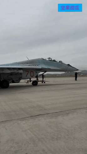 蒙古多此一举。俄媒发布的一段视频中，出现了三架蒙古空军的米格-29UB战斗机，是