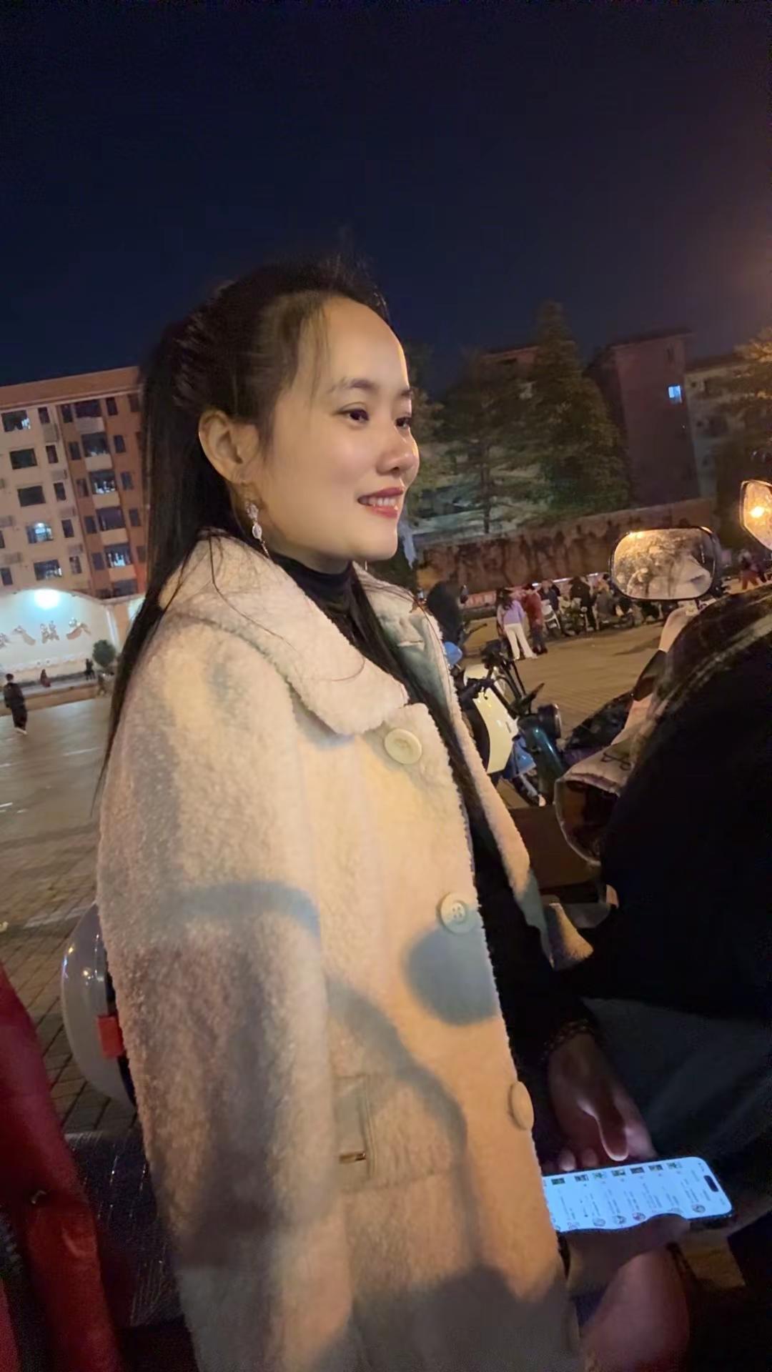 臭美的又来了😅😅😅