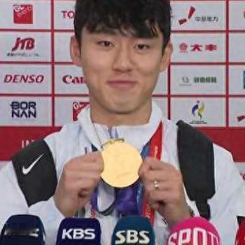 韩国的服兵役到底有多可怕！韩国男足队长一句话，惹恼半个韩国2026年