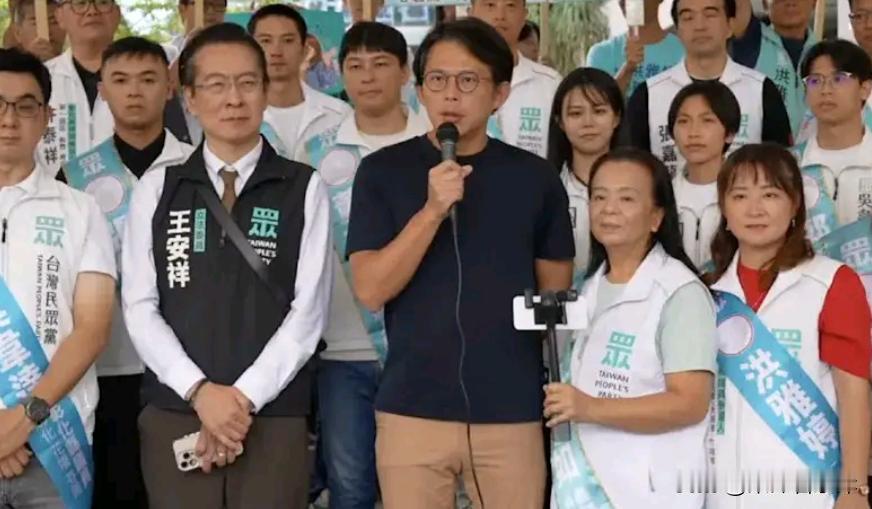 一度传出要派人，最后还是按兵不动，黄国昌称在彰化会说到做到，给蓝白合留一丝余地
