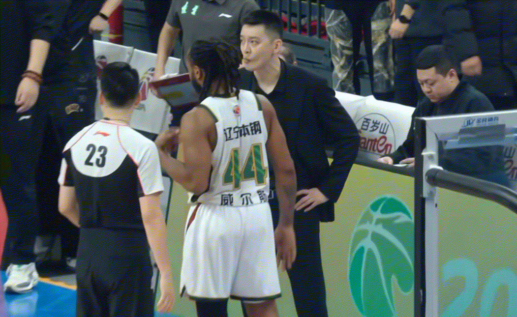辽宁客场输给北京一点也不冤，不是说辽宁的实力不如北京，而是杨鸣自己太作了，比分上