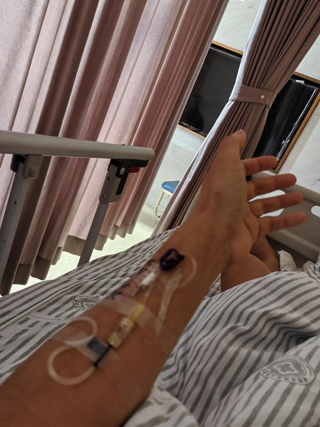 从这次住院来看，我发现一个现象。在大医院，因不同科室直接的权责和负责的事项不同，