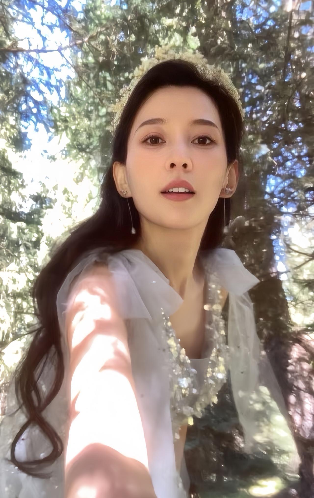 森林北用自己的亲身经历再一次的向所有女孩子发出警告，不要被一个男人的财富才华
