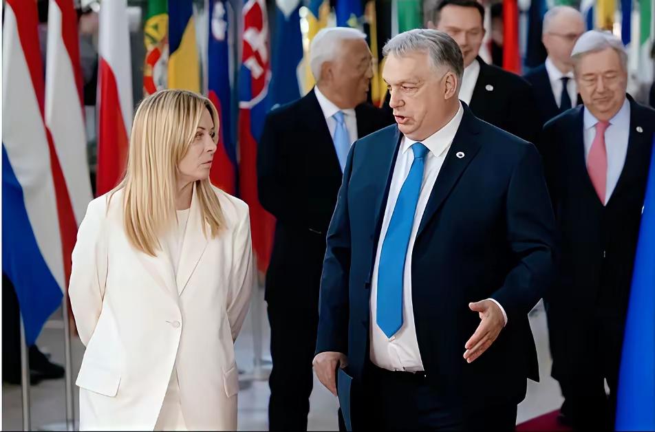 为了说服欧尔班放行欧盟900亿欧元援乌计划，26国领导人轮番上阵、轮番施压，好话