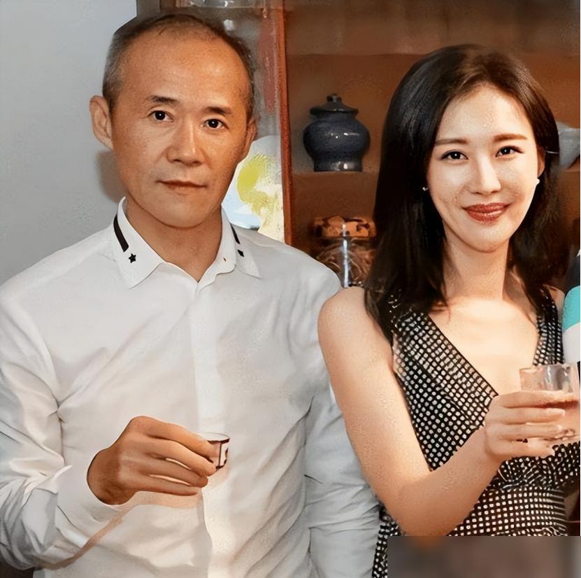 当年，64岁的王石娶了小30岁的田朴珺，婚后不久，女方就看中了一辆价值200万的