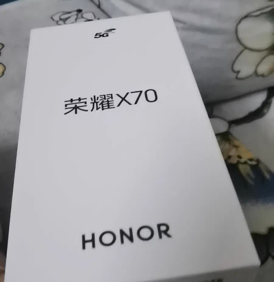 荣耀X70堆料这么狠，8300mAh+顶级三防，为啥静悄悄没人聊？我真