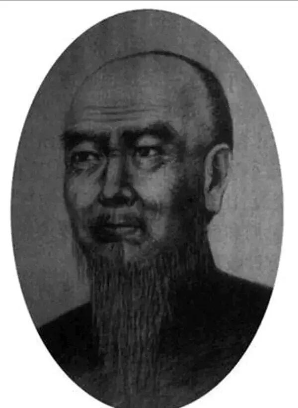 1887年秋天，武术家杨秀山去赶集卖玉米在回家的路上，他见一名僧人躺在路边，他赶