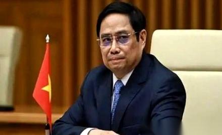 455只手在越南国会举了起来，只有4票反对。决议通过：废掉全国用了上百