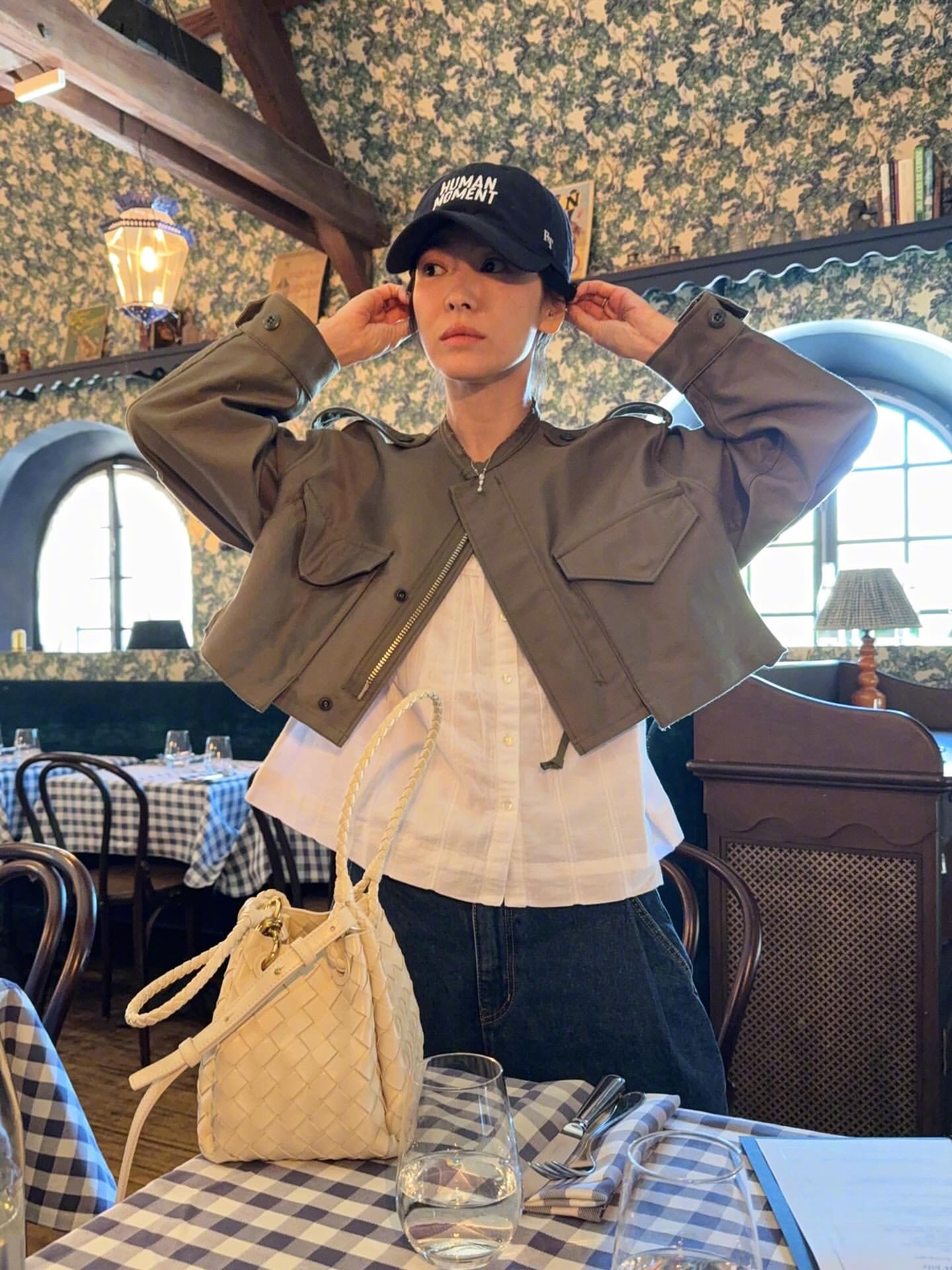 宋慧乔X尚美巴黎CHAUMET在巴黎！💎🌸🍃身穿的这件短款外套出自KY