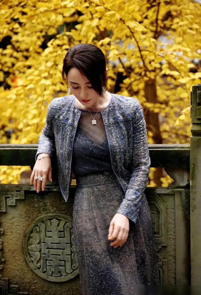 《主角》里的女主角花彩香可以让蒋勤勤来演更好些。花彩香这个人物是秦腔剧团的台柱子