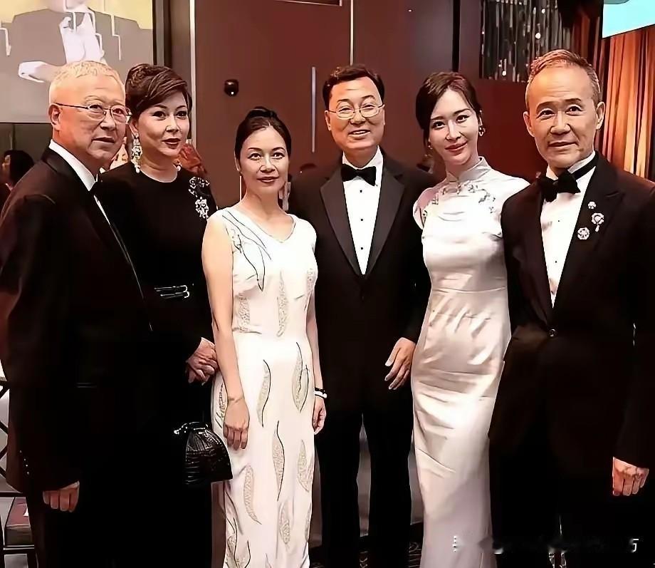 王石踢走田朴珺：5家公司除名、股份清零！有钱人散伙，狠得连热搜都懒得买王石