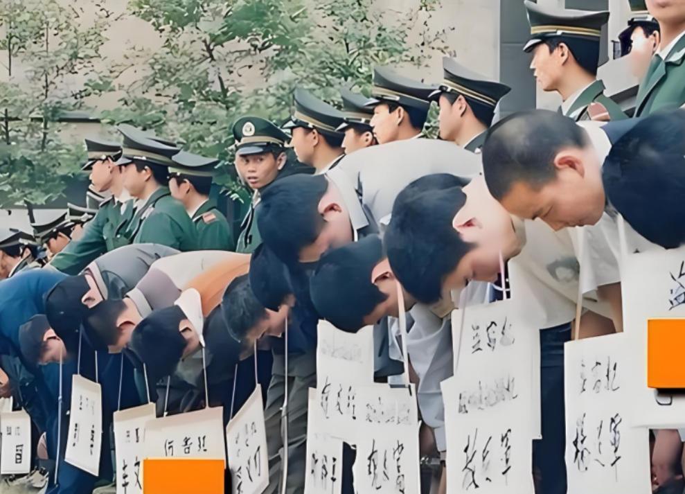 1983年严打8.7万重刑犯！全部流放大西北开荒，最终只有两种结局。1983