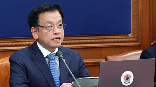 韩国共同民主党向代理总统崔相穆下达了最后通牒：务必在今日任命宪法法官候选人马恩赫