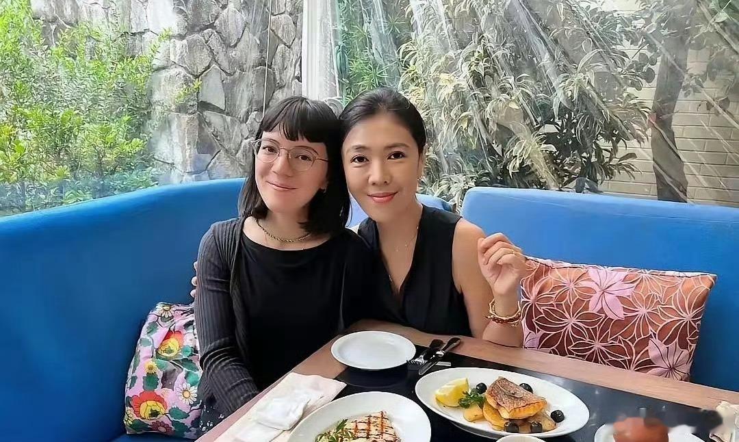 苏芒的老公和女儿长这样，看着也不咋地，怎么都叫她时尚女王？