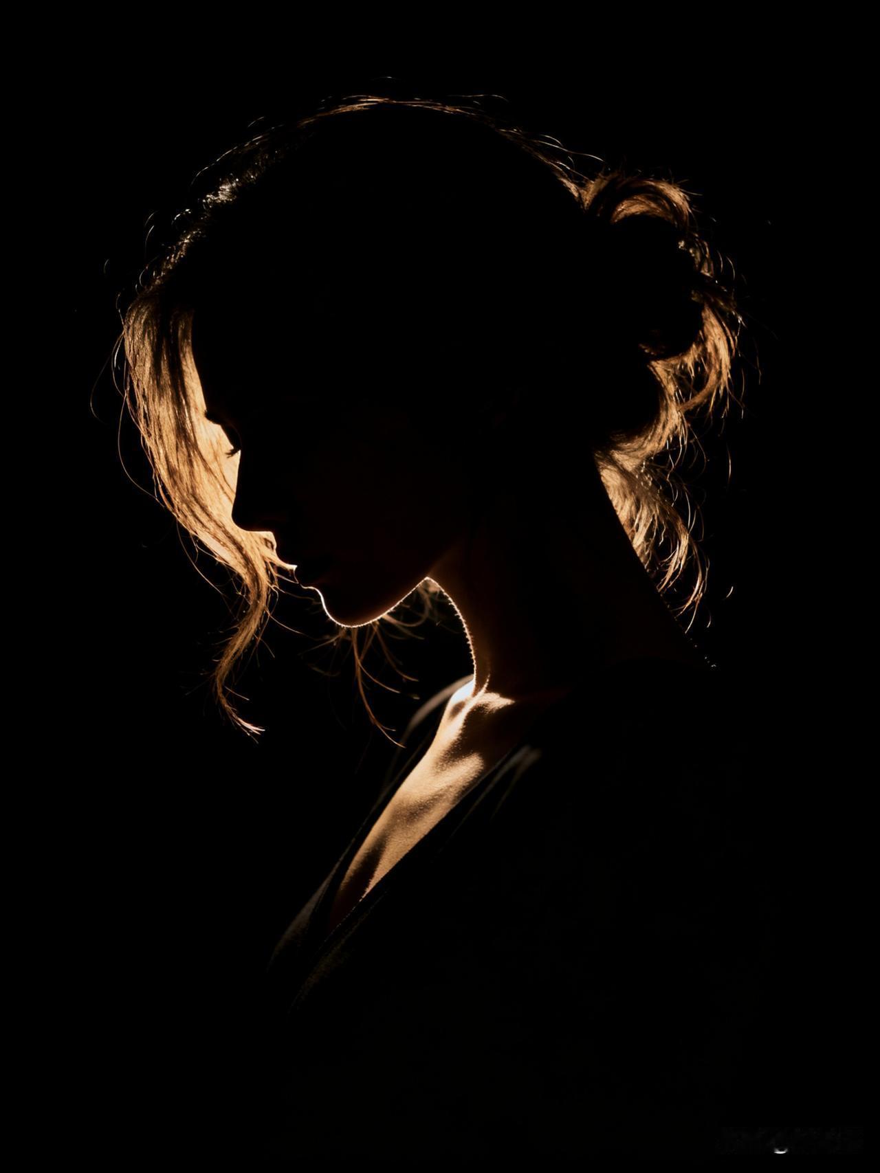 一位心理学家曾说：“嫉妒是对别人最大的赞美，是自身最无能的体现。”嫉妒，是藏在