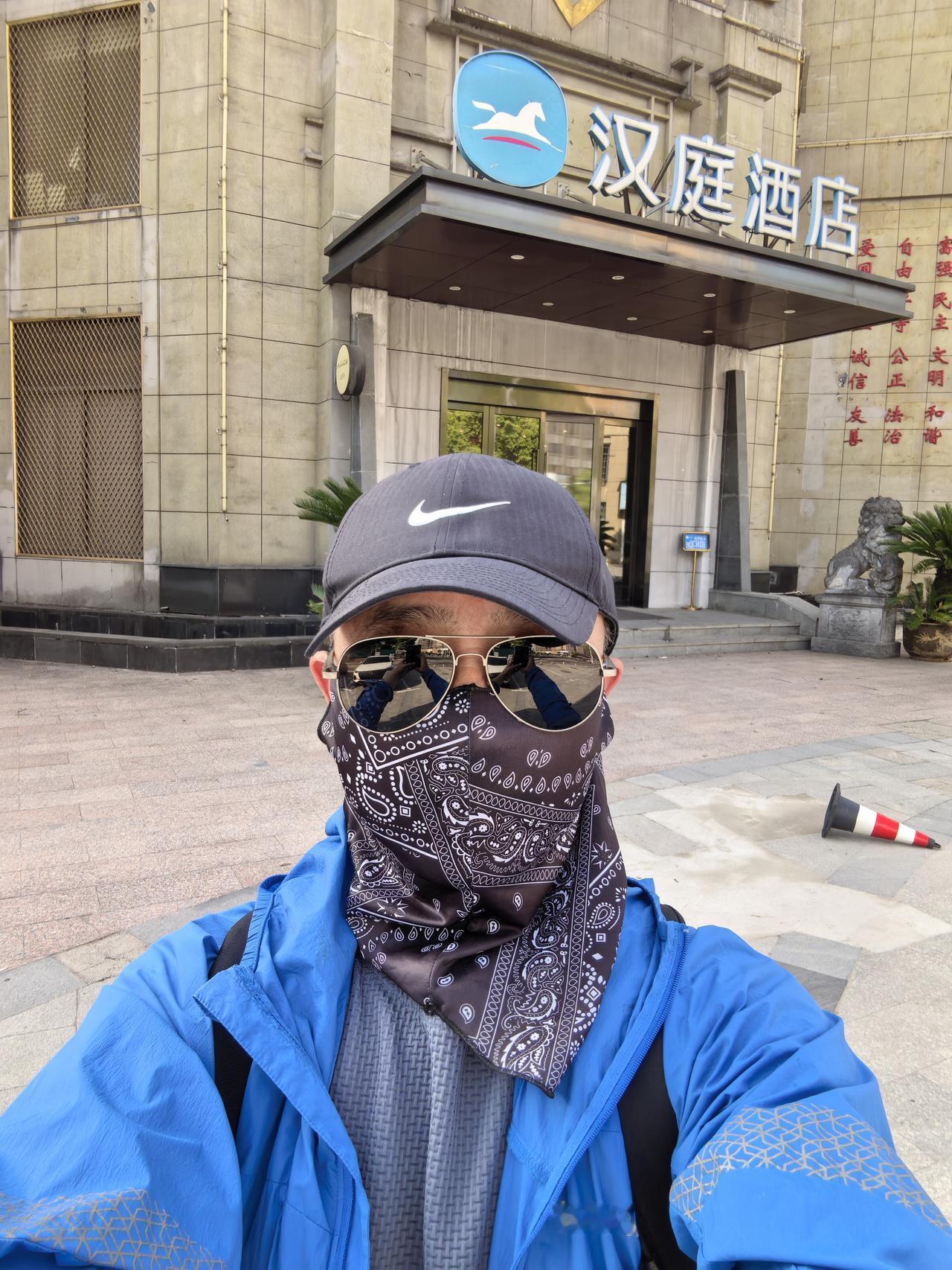 今天，是我戒酒的第288天，一个格外吉利的数字。这几天自驾黄山旅行，一路行