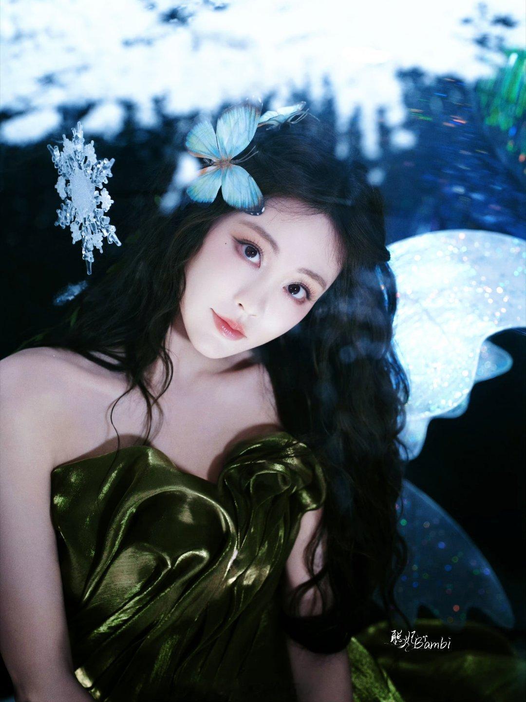 祝绪丹你美成这样什么意思！！太绝了❄️祝绪丹把自己装进了水晶球祝绪丹八音盒里的