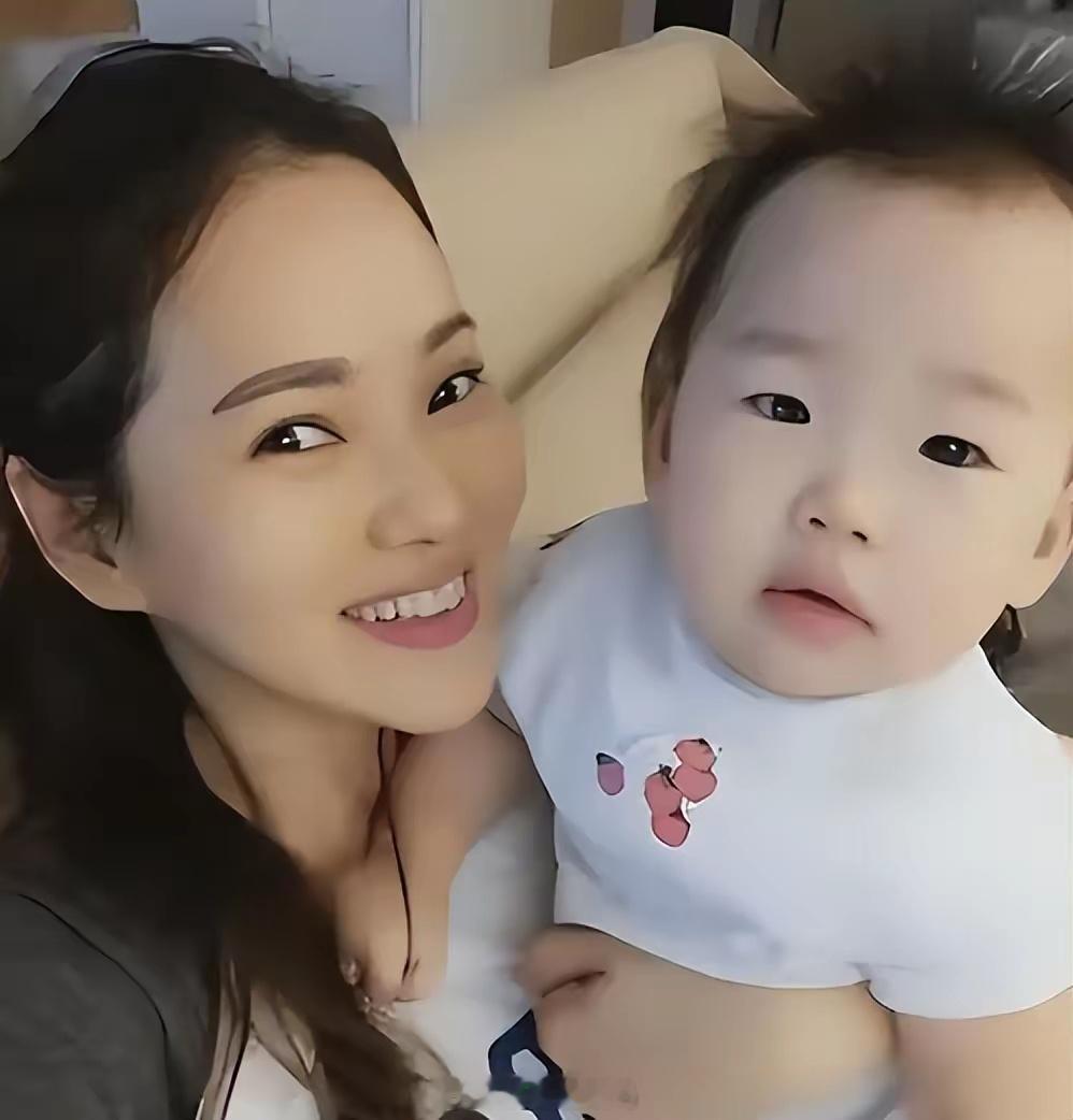 58岁伊能静七夕曝拼二胎原因，不是秦昊拴不住了，而是她活明白了
