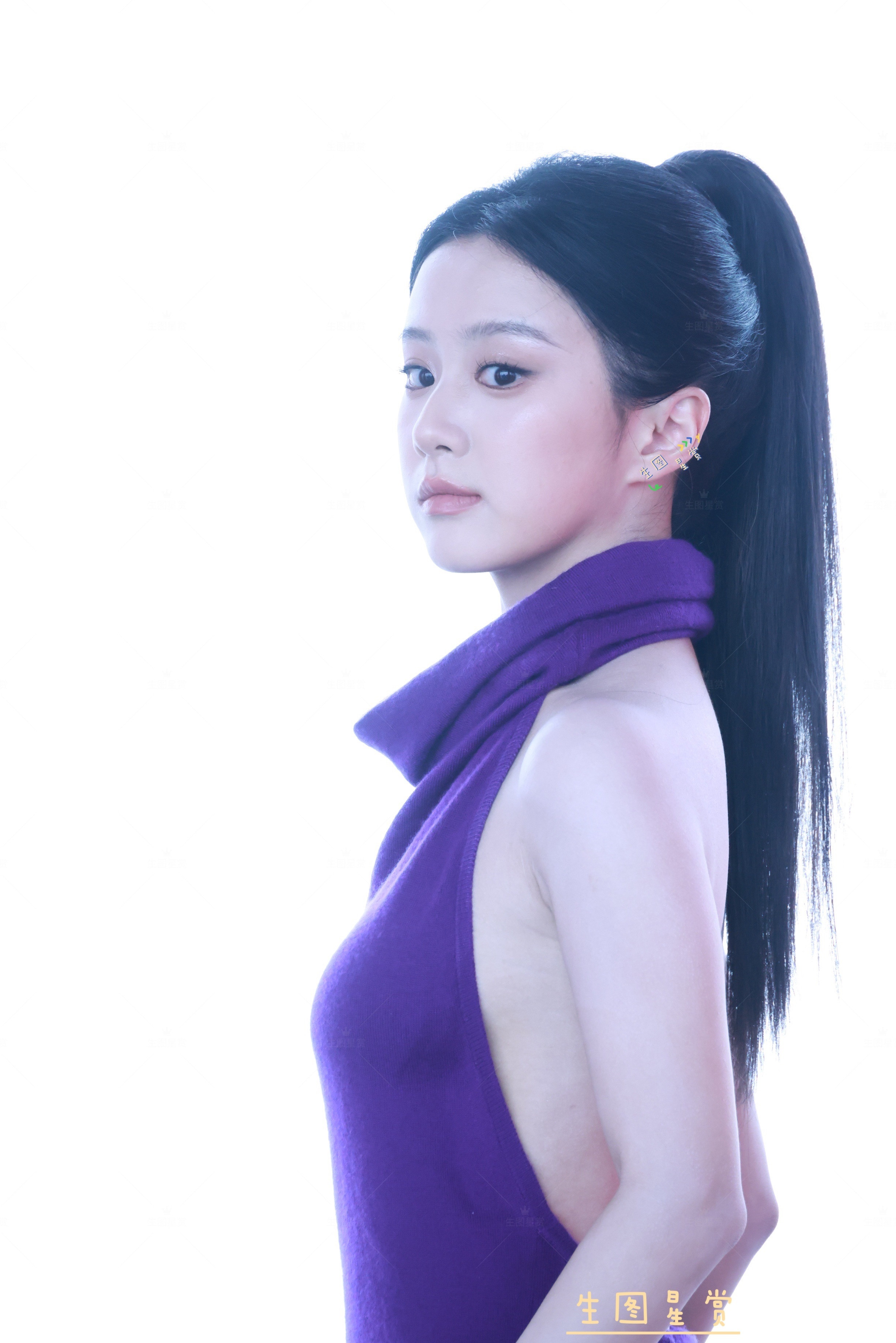 包上恩上海品牌活动出图高马尾的包包紫裙大秀美背💜纯妹儿和英气姐自由切换包上恩染