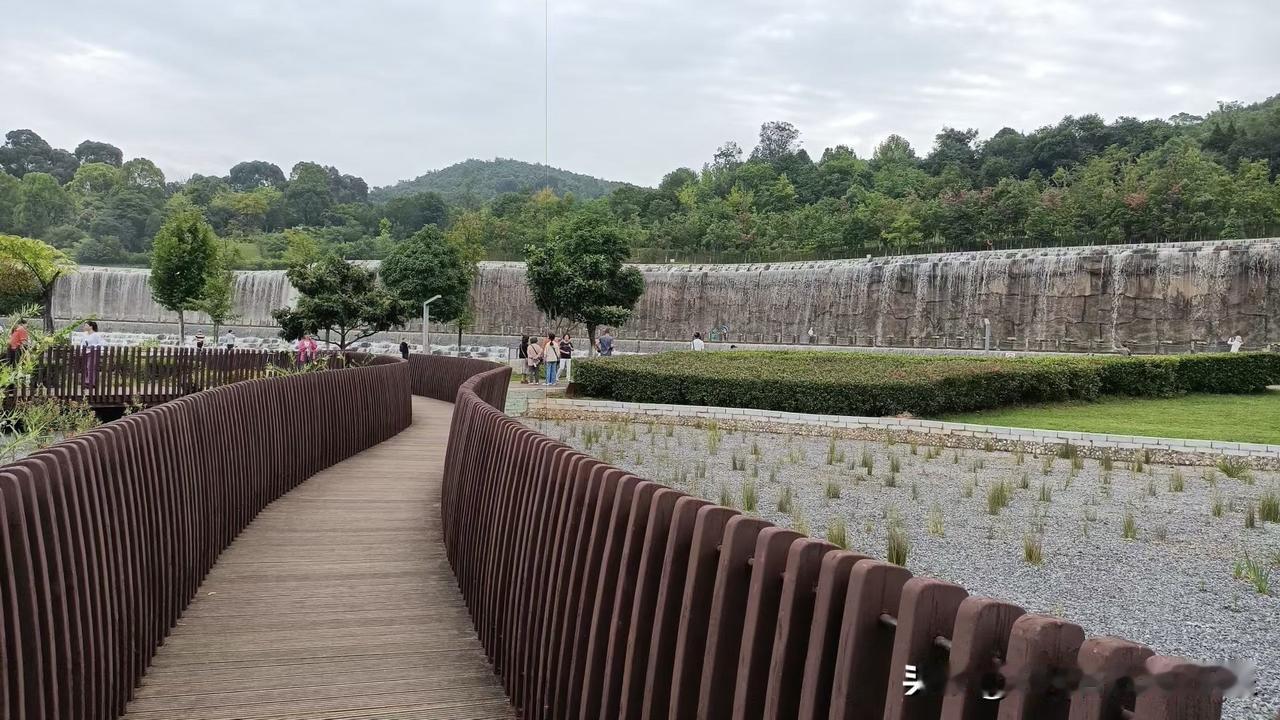 盈利不是靠预测，亏损也不是因为倒霉，它们都只是你交易系统的自然输出，你会在某个毫