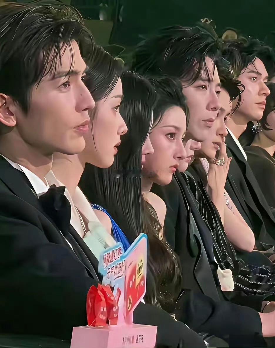 同框坐一排，才看懂鼻子对颜值有多关键​​​
