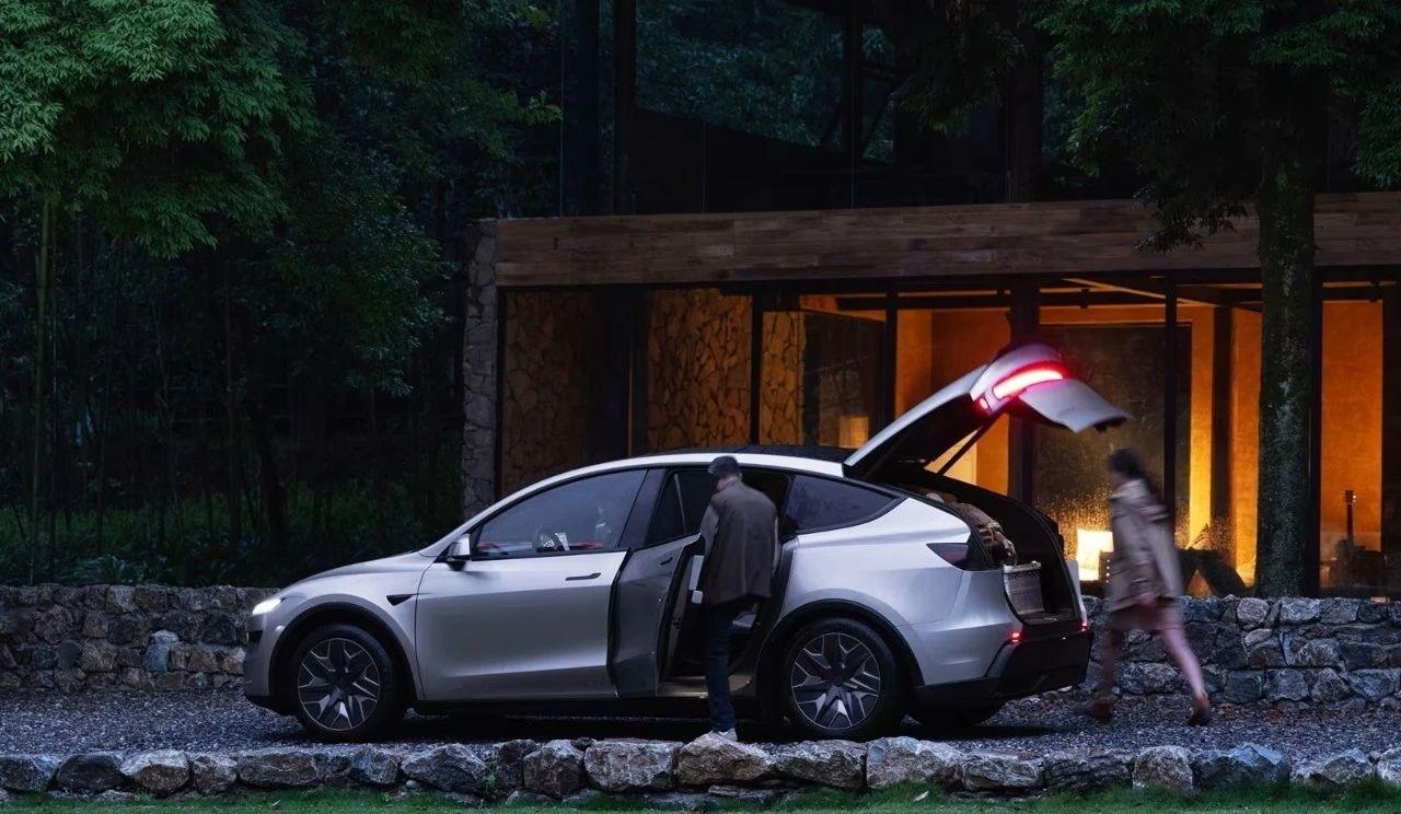 看了特斯拉ModelYL才明白什么是遥遥领先ModelY长轴距版价格33