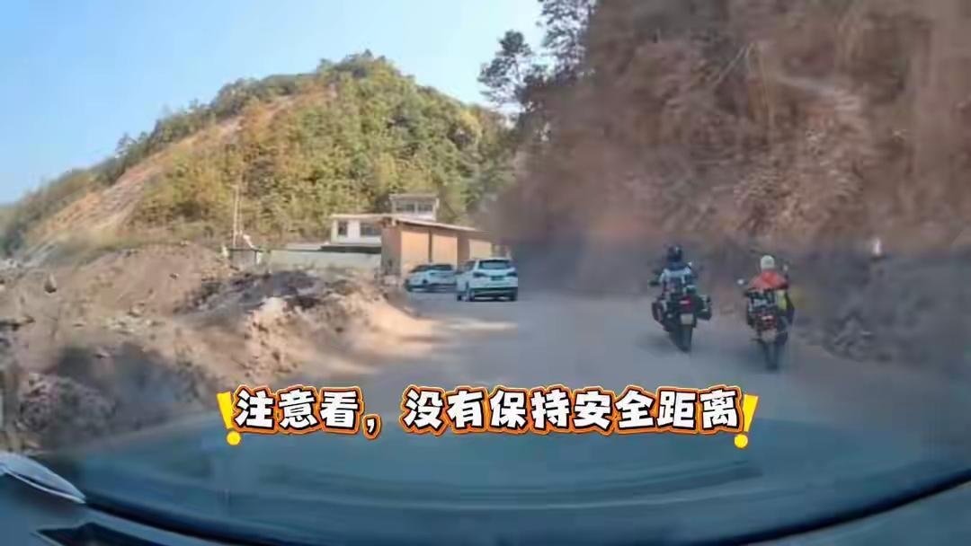 今天聊聊摩托车的摔车原因！！摔车前的0.3秒，你做对了吗？一次典型的事故分析