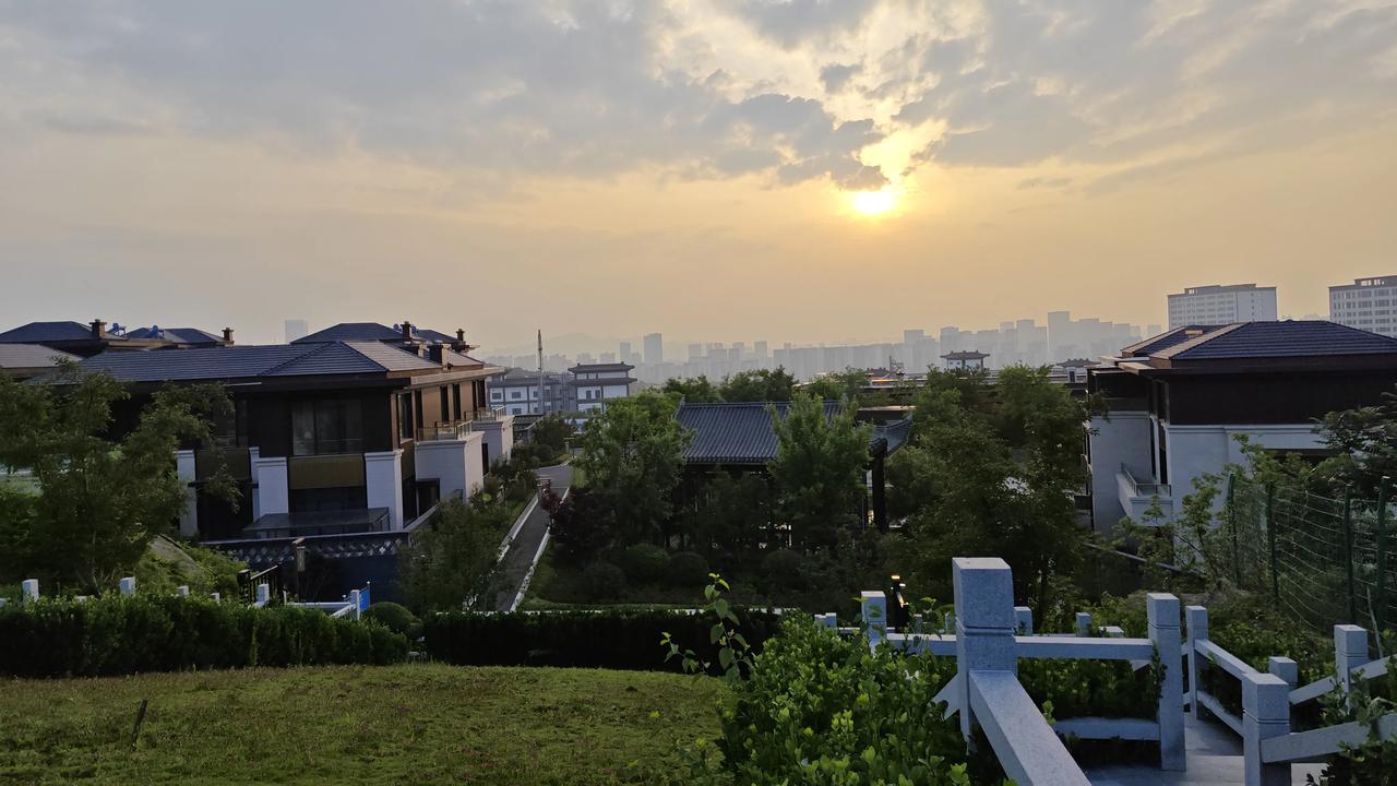 一位老江湖说：“吃过亏的人才知道，人际关系的正确顺序一定是先展示力量，后亮明原