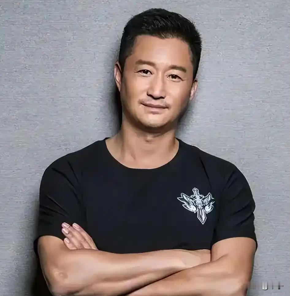 李连杰一句“中国电影领军人物”，是对吴京最分量十足的认可——毕竟，说出这句话的人