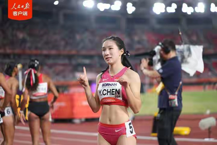 随着亚洲女子百米大赛的落幕，17岁来自浙江的小孩姐陈妤颉，以11秒06年夺得该项目的金牌，也诞生了一