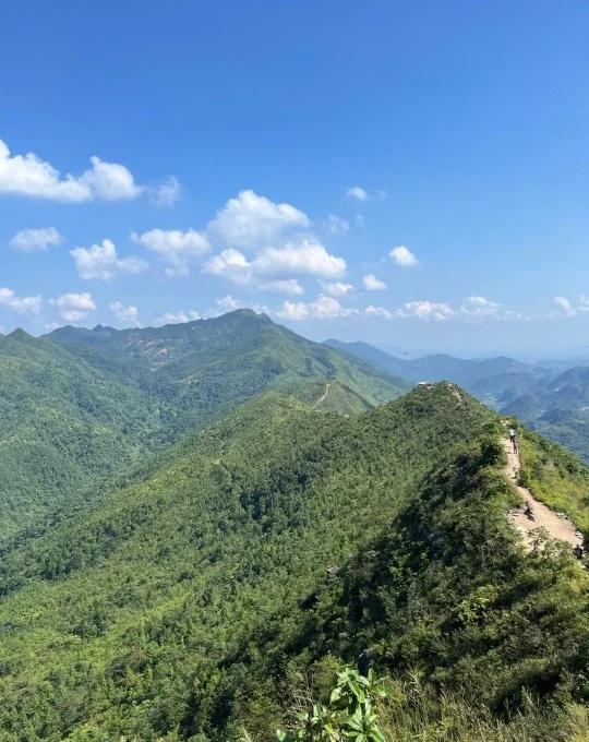10.18已成行，节后首爬莫六公唤醒身体👣⛰️莫六公是广东绝美山脊线，如千