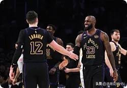 湖人队25分狂胜老鹰，宣告洛杉矶最强首发出炉！控球前锋——詹姆斯！妙传不断