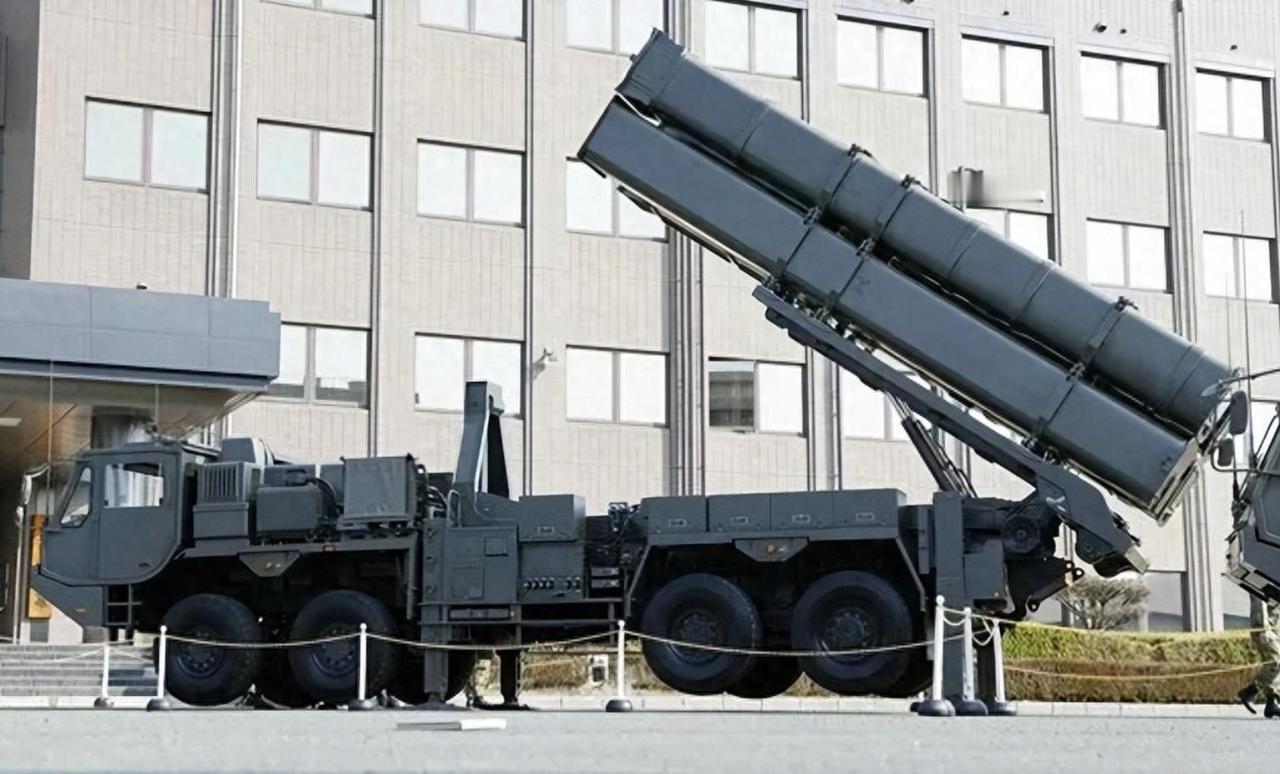 沉默3天后，解放军报震撼发声，高市接到中方消息，自卫队已行动四月，日本政府就