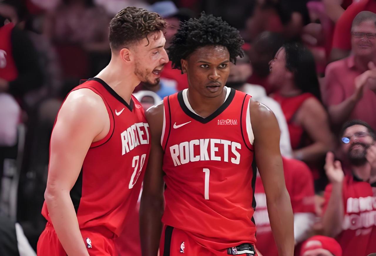 忍无可忍，火箭媒体痛批球队不像一支正规篮球队。上一场，火箭在人员齐整的情况下