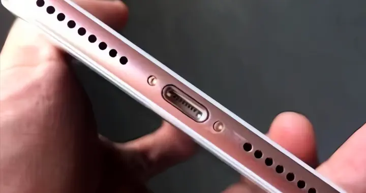 揭秘旗舰机抛弃耳机孔真相：千元机为何坚持标配？