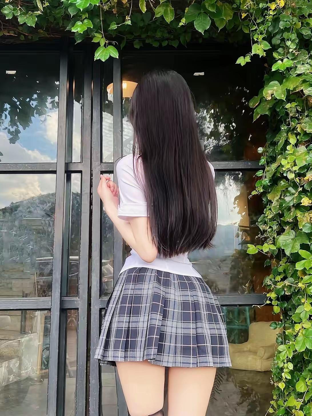 公园遇六旬翁邀上门陪聊一次一千被婉拒引热议刷到一则新闻，女大学生志愿者在社