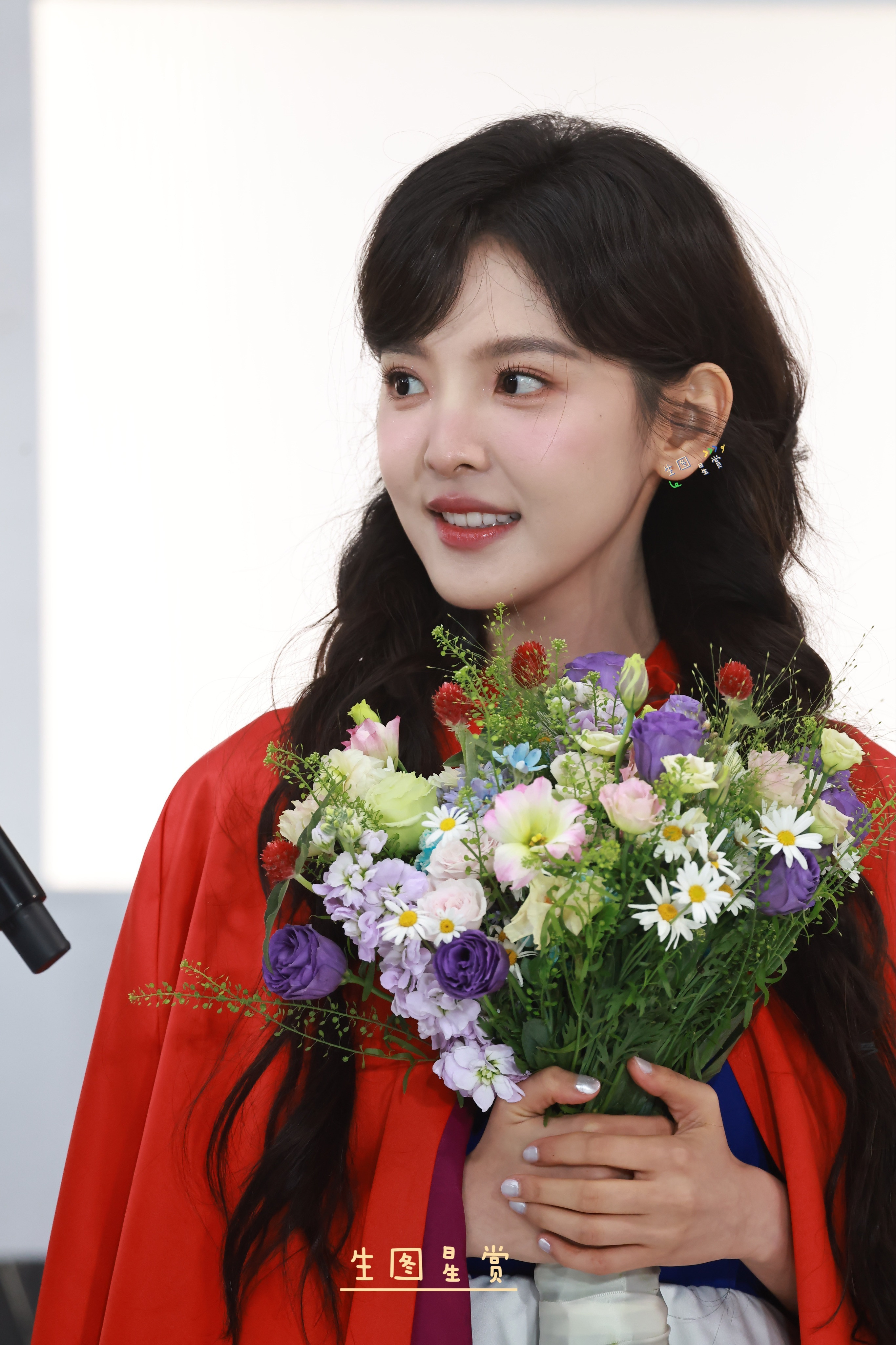 章若楠好六夜红毯&集市鲜花配美楠💐章若楠小红帽造型🍷双11疯狂好六夜章若楠[