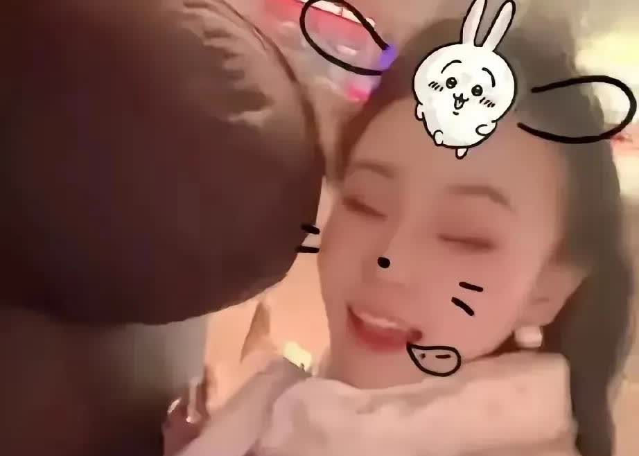 一个女子离婚4年后和前夫复婚。原本这段感情已经结束，她和前夫当时离婚的