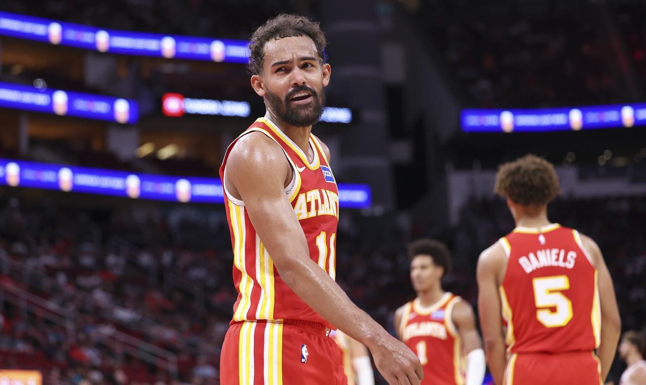 养伤回来后发现球队老大已经不是自己了！特雷-杨伤缺，杰伦-约翰逊在攻防两端都展现