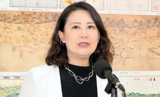 民进党团干事长吴思瑶今日大放厥词称，针对赖清德以“并购”形容两岸关系一事，国民党