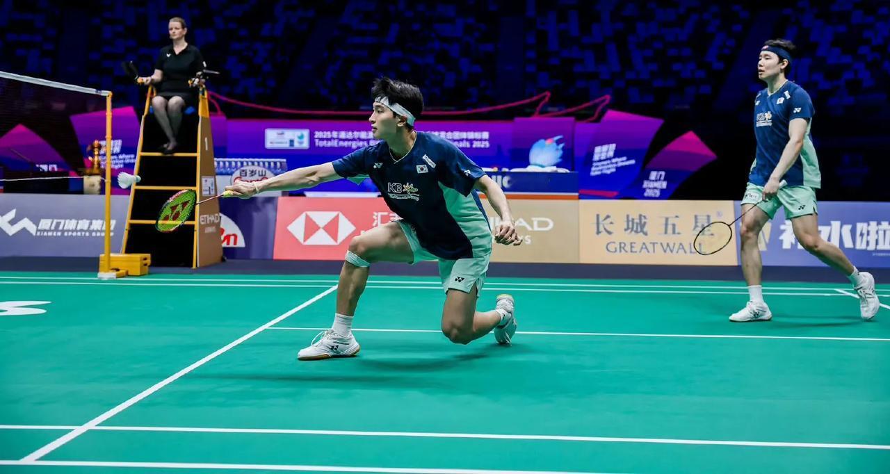 徐金组合🇰🇷丢了第二局[吃瓜]！目前金元浩/徐承宰🇰🇷21-13