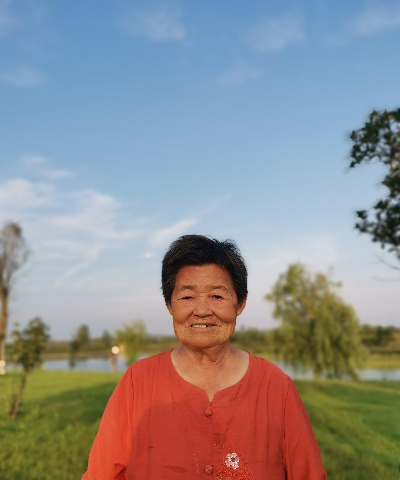 妈妈对孩子和孩子对妈妈有什么区别呢？妈妈是从医院里把孩子抱回家，孩子是从火葬