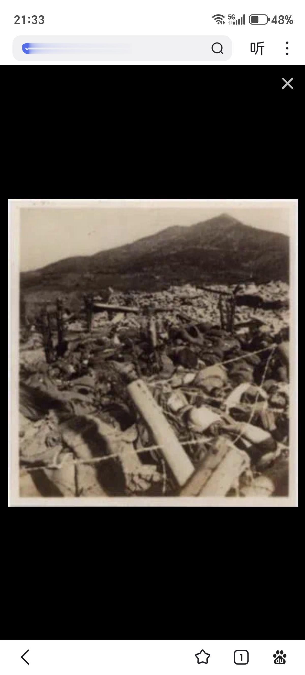 这张照片，出自侵华日军华中方面军士兵堀越文夫的战时相册：紫金山下，被日军屠杀的同