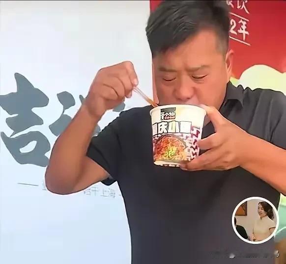 田静带家人去安徽旅游。说是全家旅游，结果费用AA制，美其名曰“亲兄弟明算账”，有