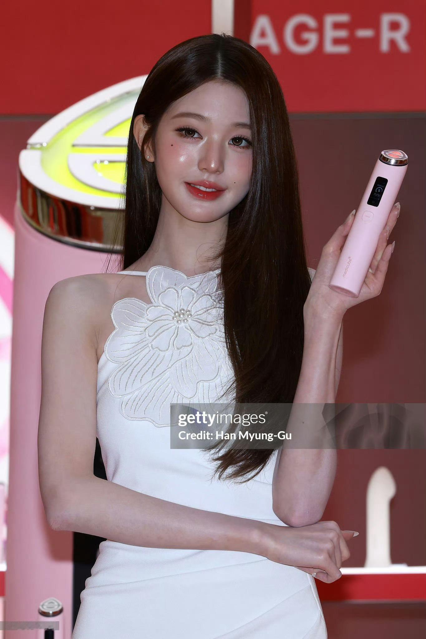 张元英百米开外就能一眼锁定的美女g社生图的含金量