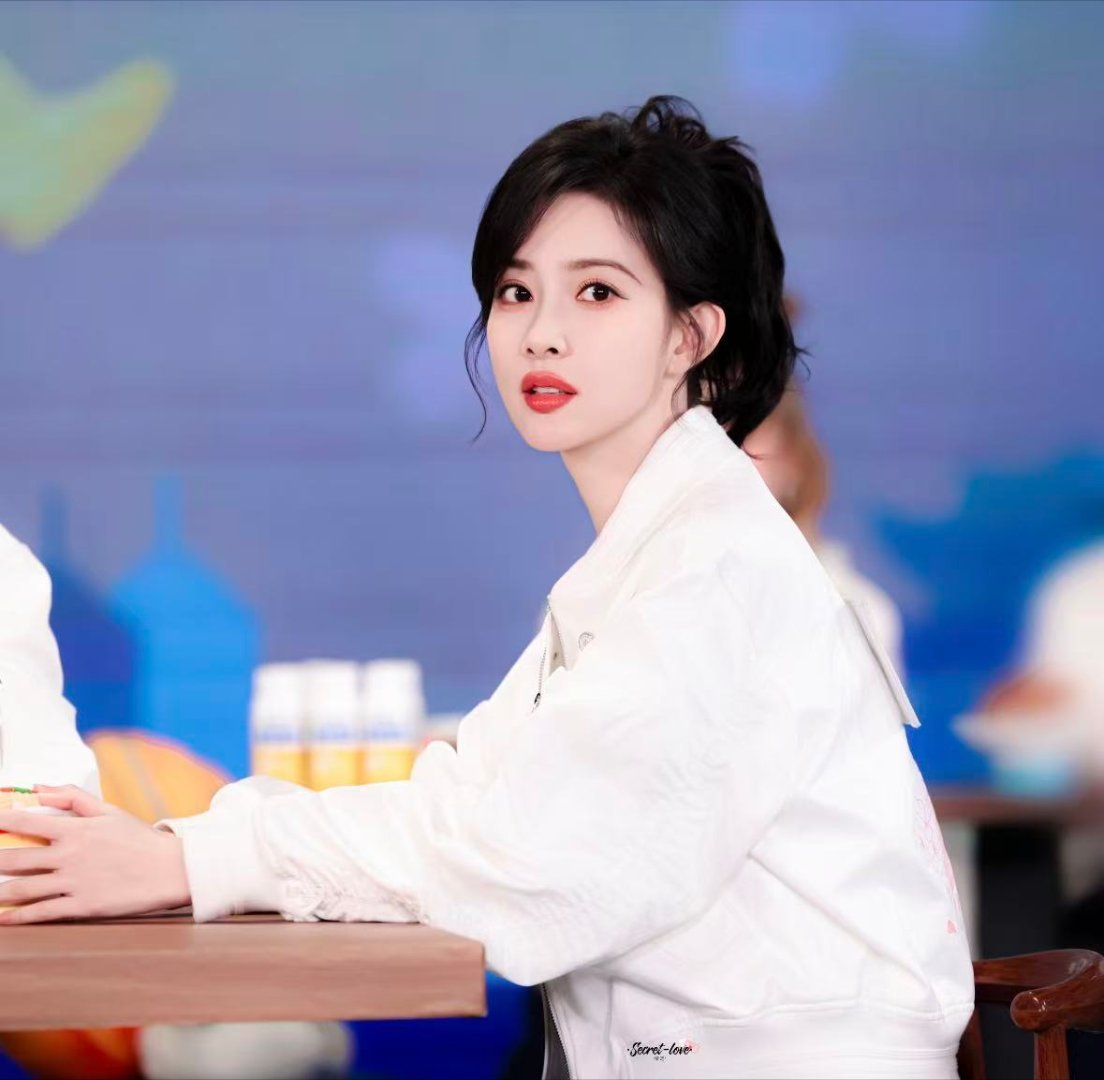 想看孟子义李昀锐演一对民国情侣奔跑吧光是路透就氛围感拉满，不敢想正片得多好嗑。