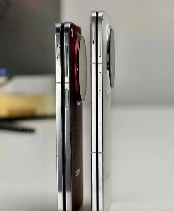 折叠屏是不是走进了误区？为啥都说越薄越好？太薄以后的话，手机根本不好打开这