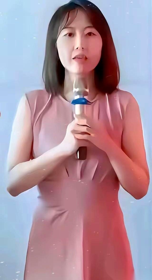 有些人，天生就是演员。对着领导，那叫一个谦卑恭顺，恨不得把心掏出来。一转脸，