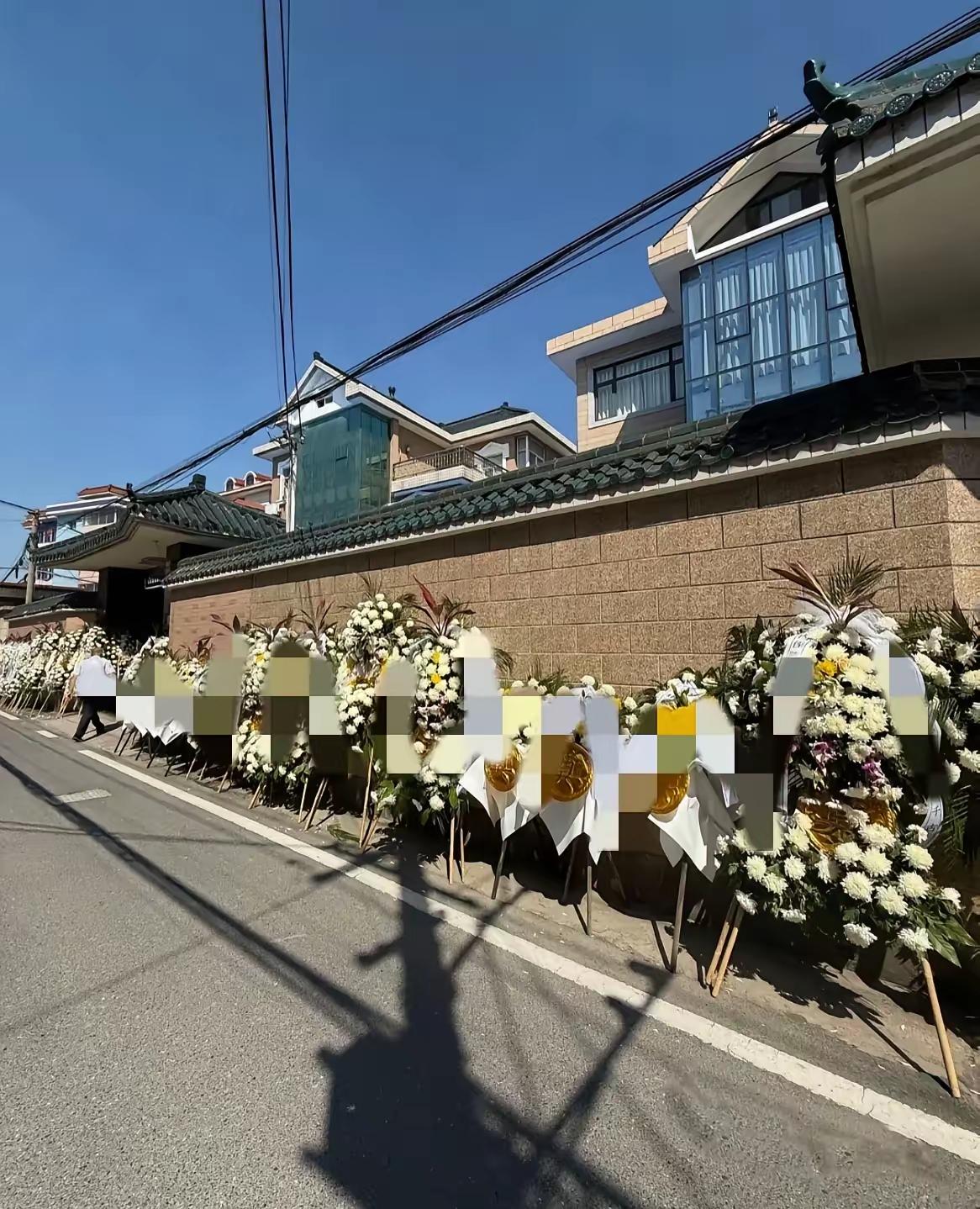 现在好了，拉遗体、火化、存放骨灰这些基础活儿，全都归公家管，还是公益性质，基本不