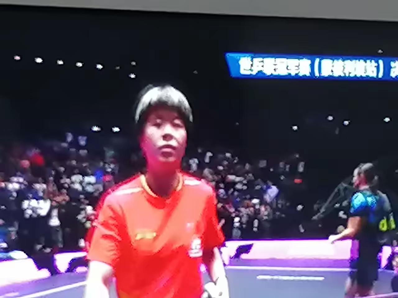 什么背景下诞生的冠军能让举国球迷，海外球迷为之动容落泪记住她的名字？那就是她的队